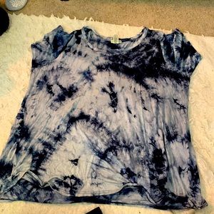 Brand: American heart size 2X color blue tye dye